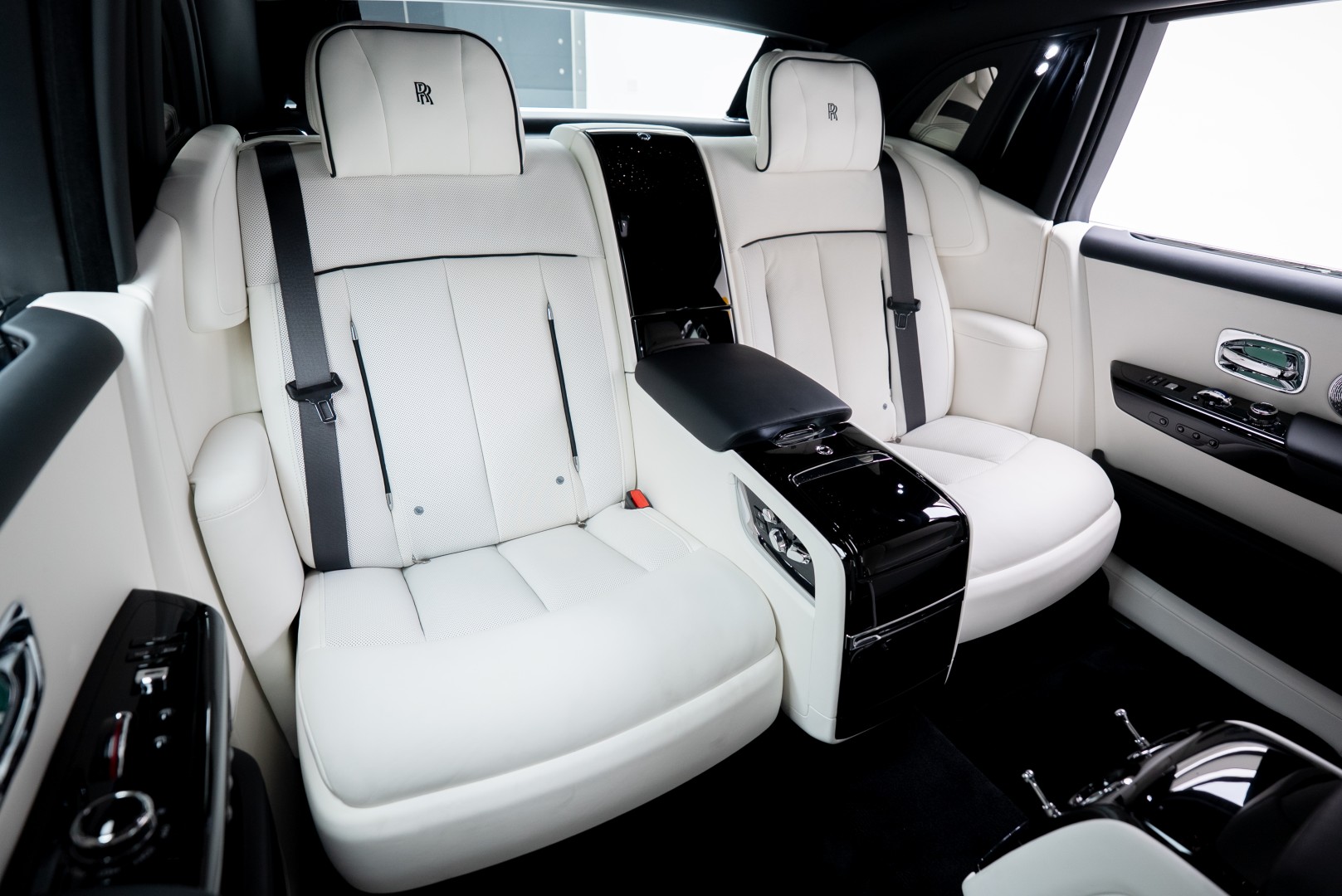 2025 ROLLS ROYCE PHANTOM | HIGH SPECS | VIP REAR SEATS